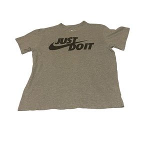 Nike Shirt Men’s Small Gray Lightweight Activewear Casual Just Do It Logo Swoosh